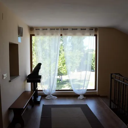 Casa Atenea Zamora